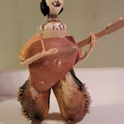 HANDMADE SEASHELL ART GUITAR PLAYER