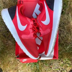 Nike Roshe Size 13