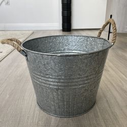 Metal Planter Bucket Flower Pot