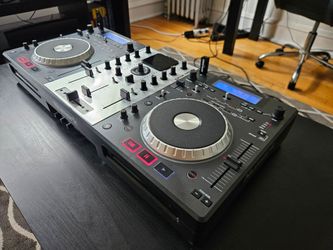Numark Mixdeck