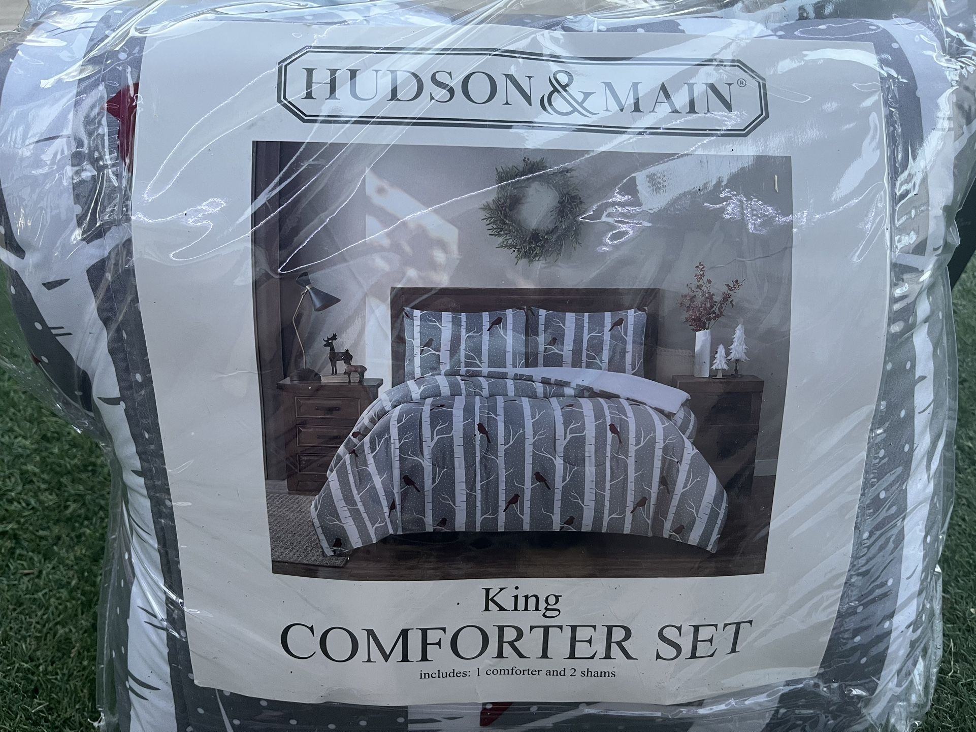 King Comforter Set With 2 Shams