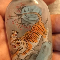 Antique Chinese Reverse Painted Snuff Bottle 