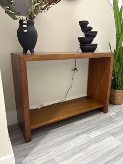 Foyer entry table