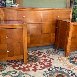 Gorgeous River Edge Furniture Set