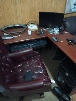 Executive Desk N Chair