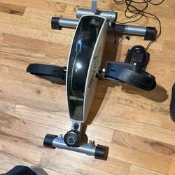 Desk cycle