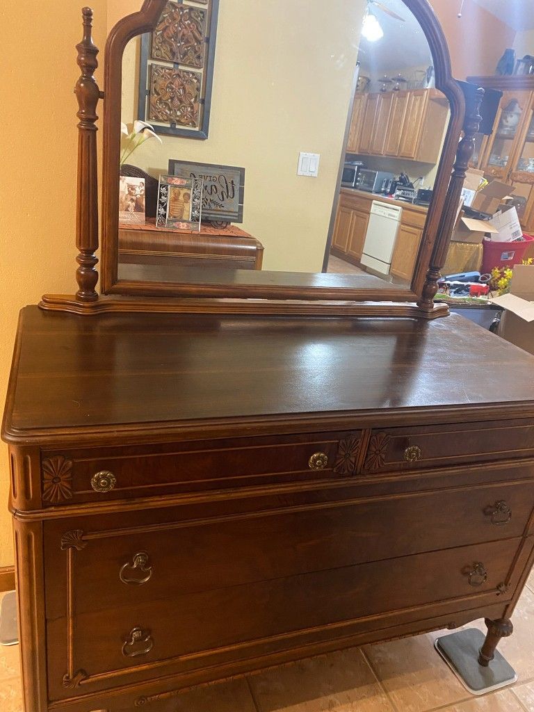 Antique Vintage Dresser With Mirror