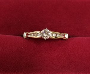 14k Yellow Gold 5 Diamond Wedding Engagement Ring 


