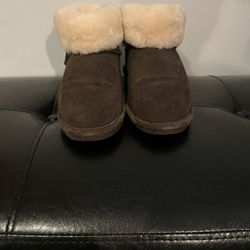Used Bear Paws Sz 5
