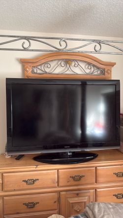 Toshiba Flat Screen TV •••Excellent Condition