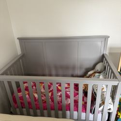 Baby Crib With Changing Table 