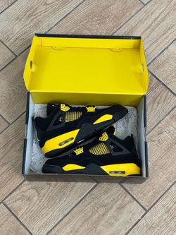 Jordan 4 Thunder sz 8