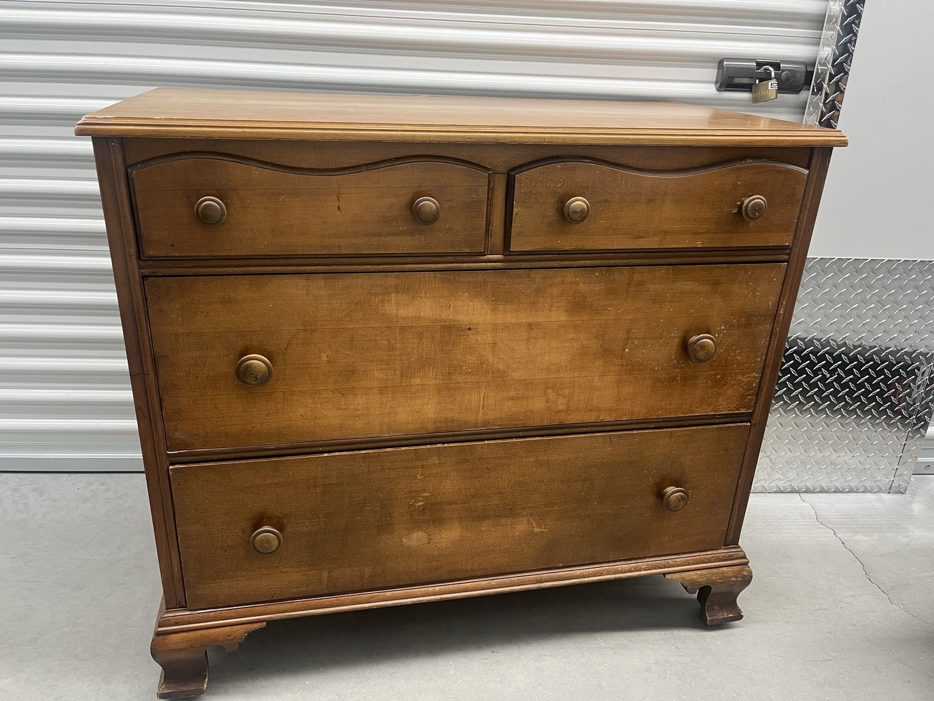 Solid Wood Dresser With 4 Dovetail Drawers