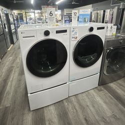 LG - 5.0 Cu Ft Large Capacity Front Load Washer & 7.4 Cu Ft Gas Dryer Laundry Pair With Pedestals 