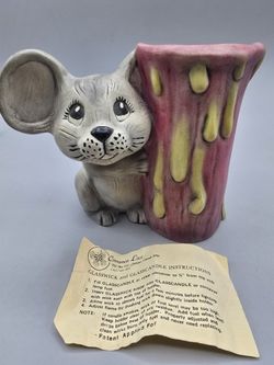 Vintage Ceramic Mouse Candle Holder - Hobby CeramicsThis is an adorable vintage ceramic mouse candle holder. The mouse is holding the tree stump that