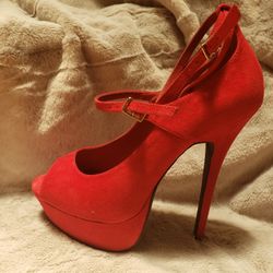 Charlotte Russe - SEXY RED VELVET HEELS, 9