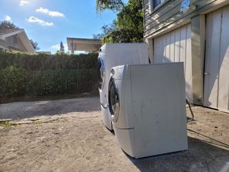  🌀 Whirlpool Washer with Pedestal + Maytag Dryer – High Efficiency Set – $300 OBO 🌀 
