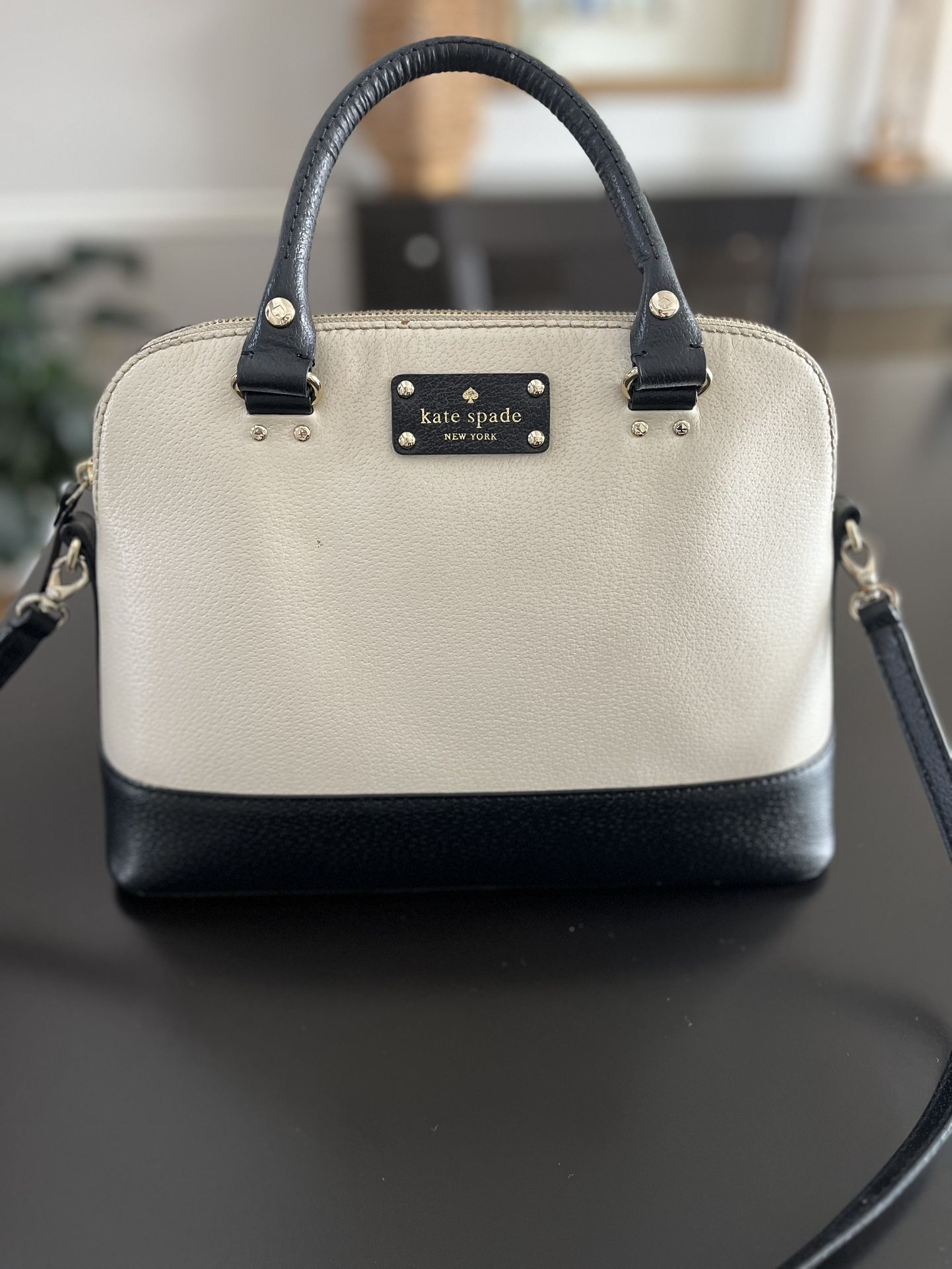 Retired Kate Spade One Size Bag 