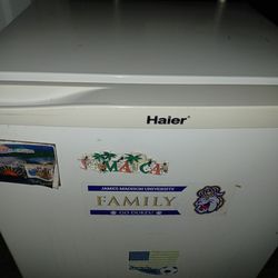 Personal Mini Refrigerator 