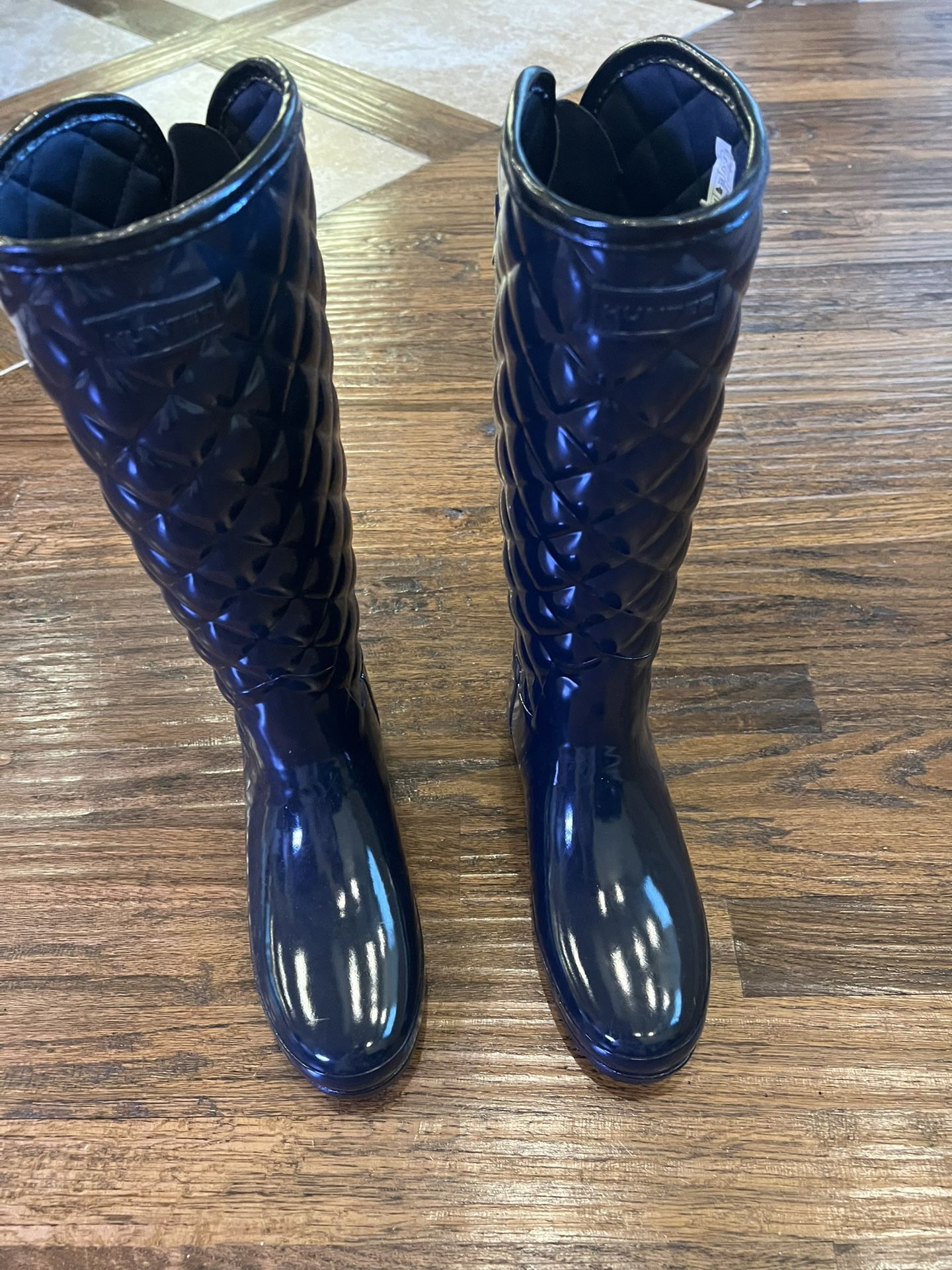Hunter ‘s Women's Refined Gloss Quilted Rain Boots