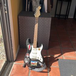 Fender Squier Stratocaster + Accessories