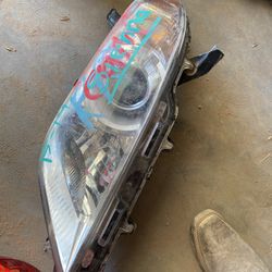 2015-19 Toyota Sienna Headlight