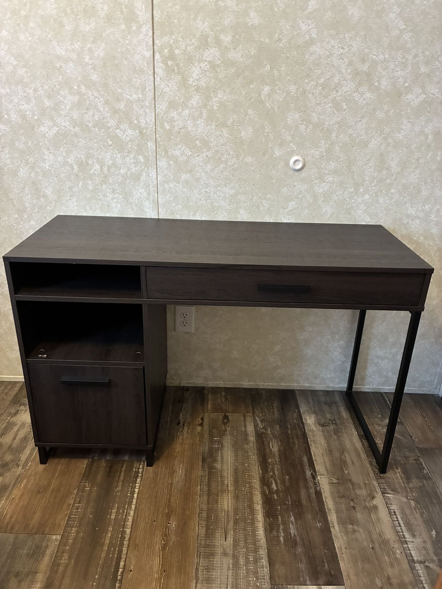 Desk/TV Stand