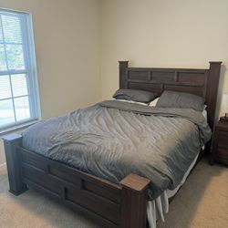 Bedfeame With Boxspring And Mattress