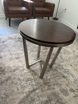 Round Side Table with Metal Legs