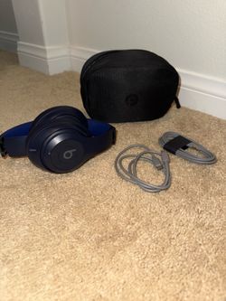 Beats Solo 4 Bluetooth Wireless On-Ear Headphones - Blue