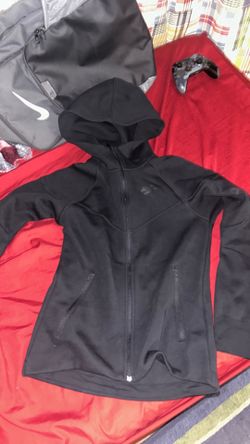 Women’s Nike tech