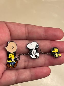New Set of 3 Peanuts Pins