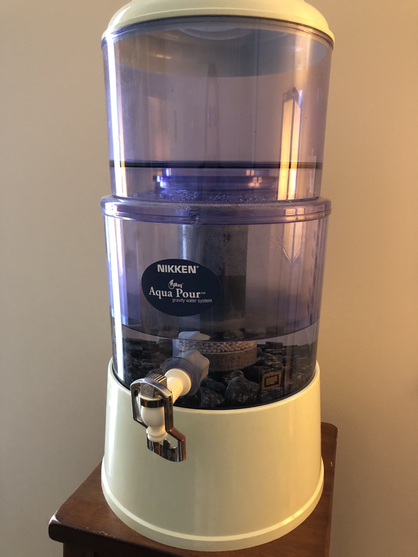 Nikken Aqua Pour water filter system - used