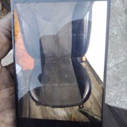 2 Different Car Seats 4sale