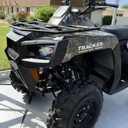 2023 Tracker 600EPS
