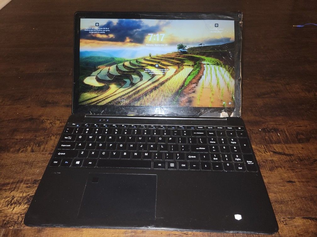Gateway Laptop (Comes With Mouse) (Runs Most Games Pver 100 Fps)