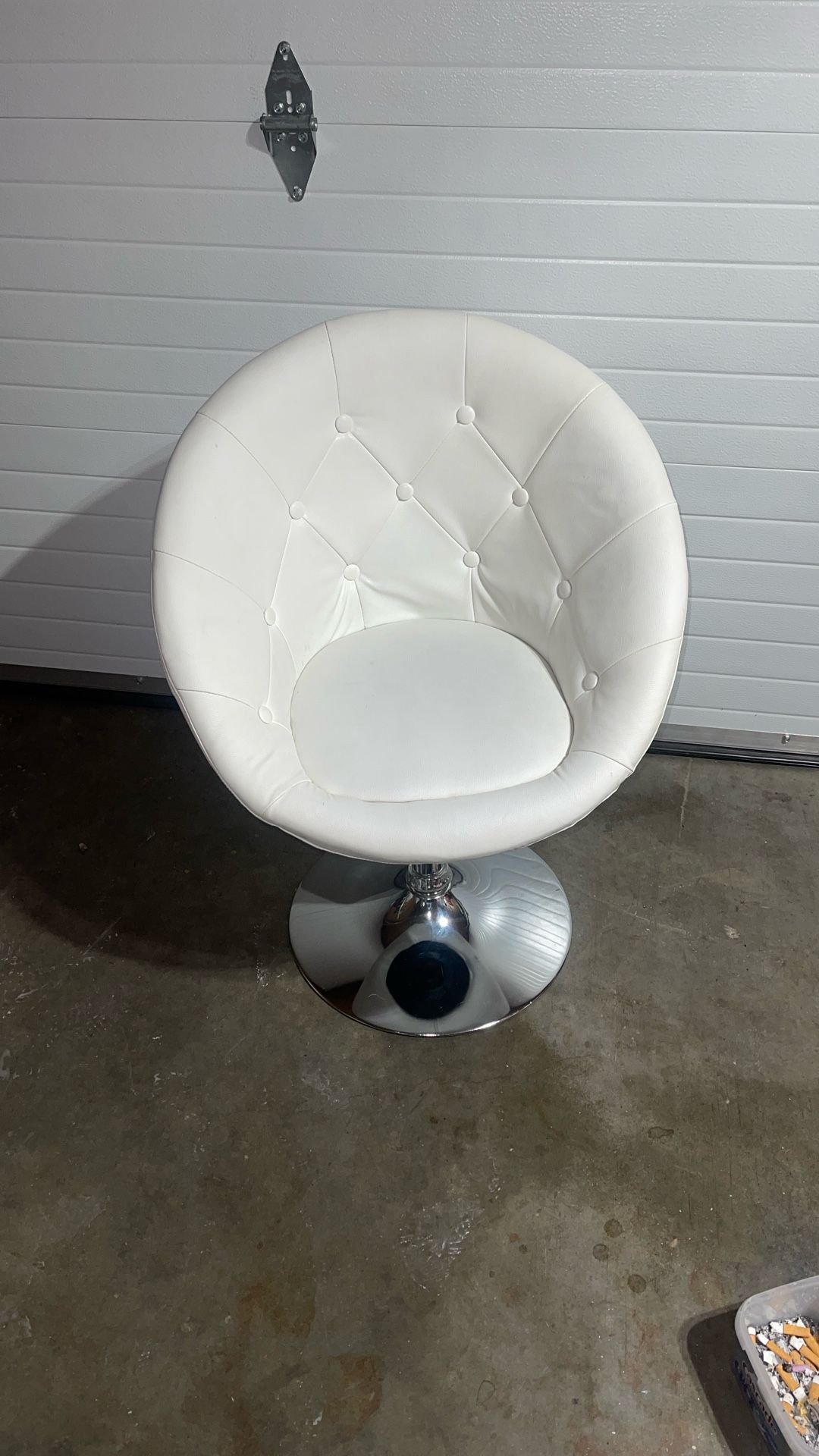 Vanity chair