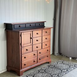 🚚 12 drawer large wooden dresser Free delivery