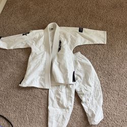 Jiujitsu Gi (3) 