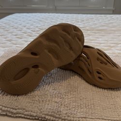 Brown/Tan Yeezy Foam Runner Size 10 - FAST PICKUP