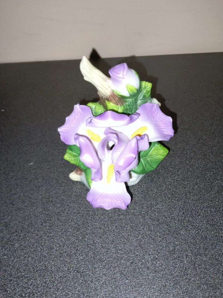 Vintage Porcelain Flowers Very Good Condition