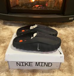 Size 9/10 Nike Minds 001 Slides