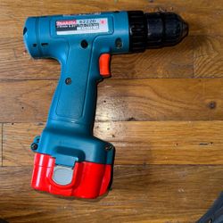 Makita 6222D Cordless Drill 9.6 Volt Tool Only 3/8" Chuck With Battery