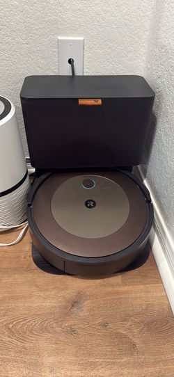 iRobot Roomba J9+ self-emptying