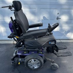 Quantum Edge 2.0 Power Wheelchair – Excellent Condition