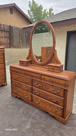 Oak Wood Dresser with Oval Mirror Bedroom set