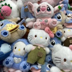 Hello Kitty Keychain
