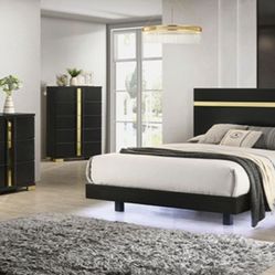 Brand New Black & Gold 4pc Queen Bedroom Set (Available in Eastern King)