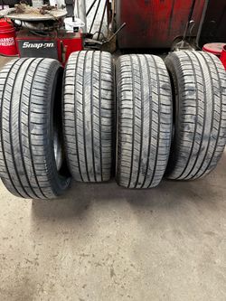 Michelin Defender Tires  225/60R17