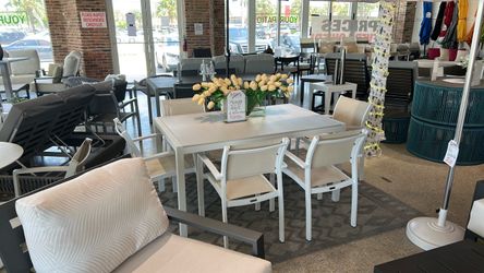 Outdoor dining set
